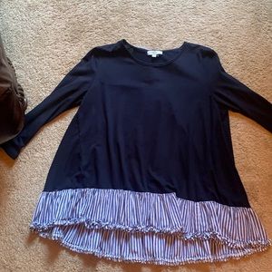 Entro flowy navy top